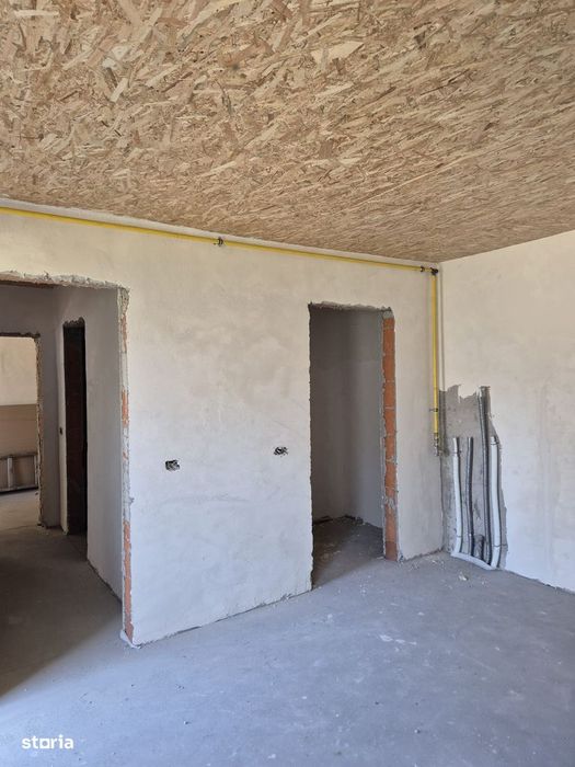 Casa semifinisata in Oncea  platou