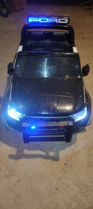 Детский двухместный электромобиль оригинал б/у