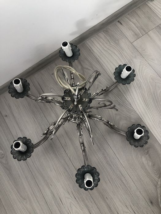 Lampadar din fier forjat