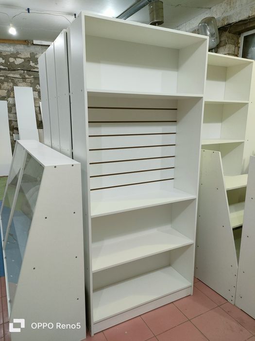 Продам стеллажи витрины полки