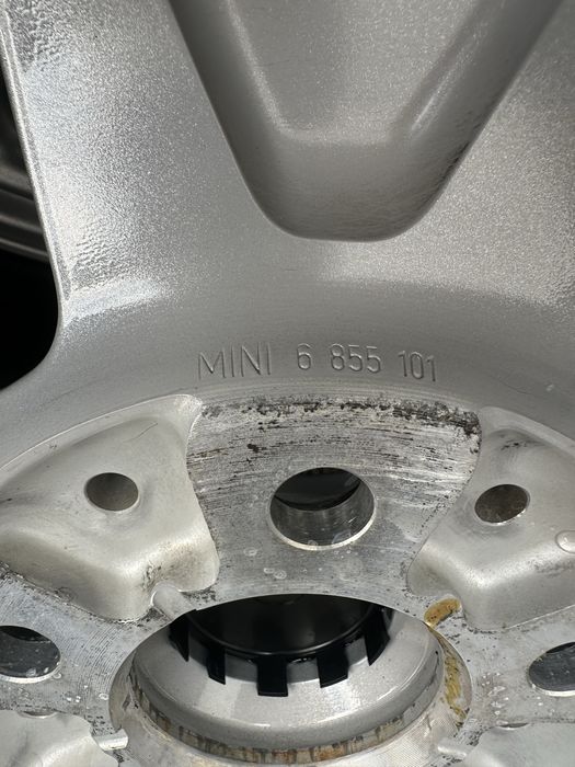 Vand jante cu cauciucuri de iarna mini cooper r 15