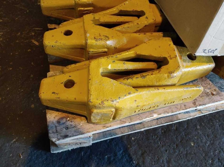 Зубья, клыки коронки на ковш экскаватора, погрузчик JCB, Cat, XCMG ZL