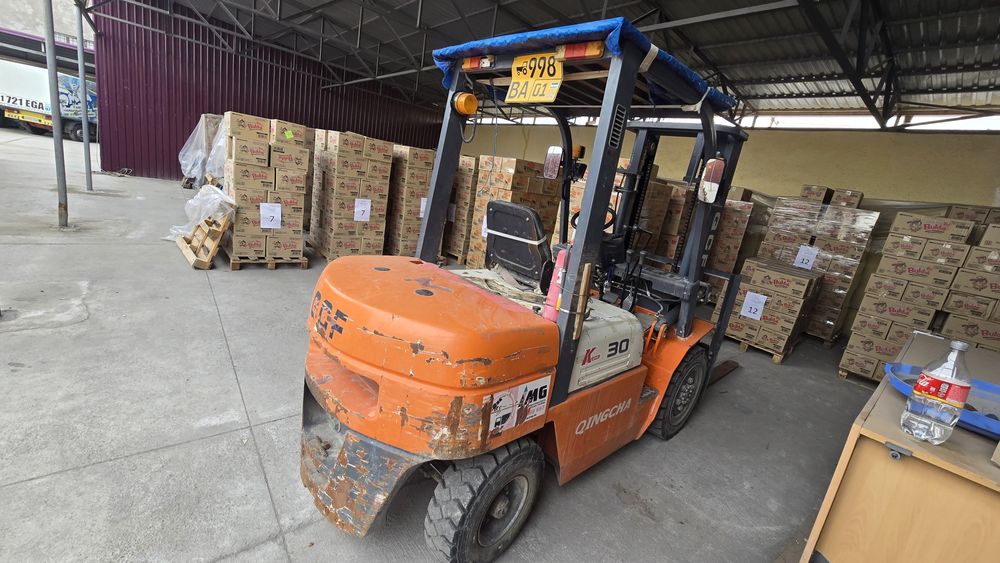 Вилочный погрузчик кара б/у 3 тн сотилади