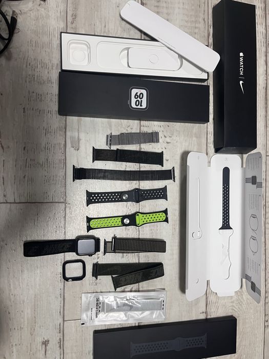 Продам Apple Watch Nike Se 40mm