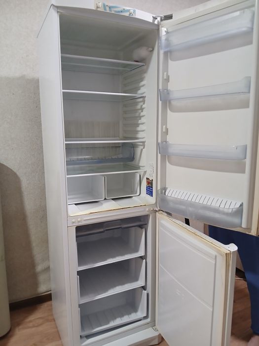 Холодильник Indezit