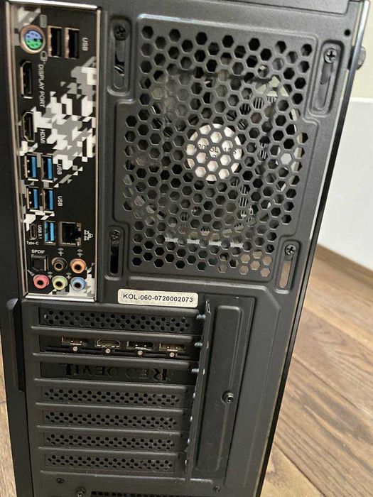 Gaming PC Ryzen 5 3600X / RX 5600 XT 6GB / 16GB RAM