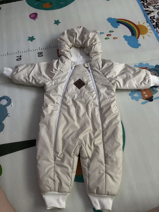 Продается детская куртка и шапка