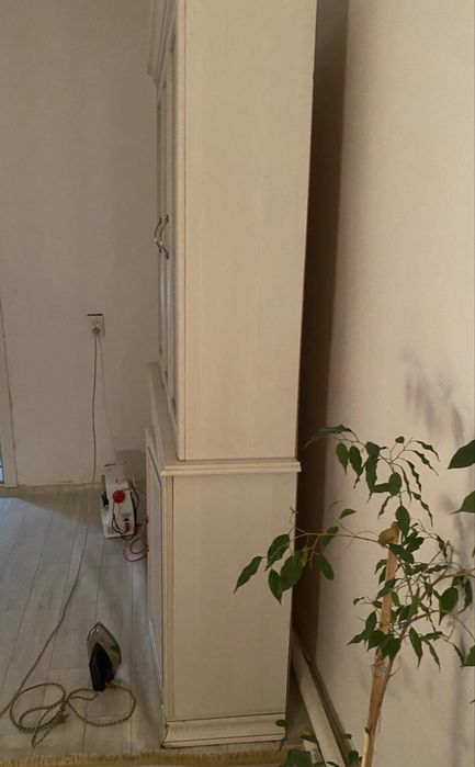 Продам сервант. В хорошем состоянии