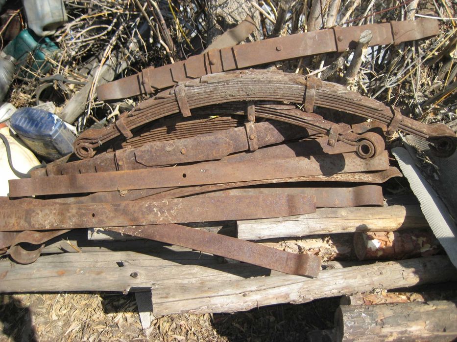 продам  рессоры  и  листы