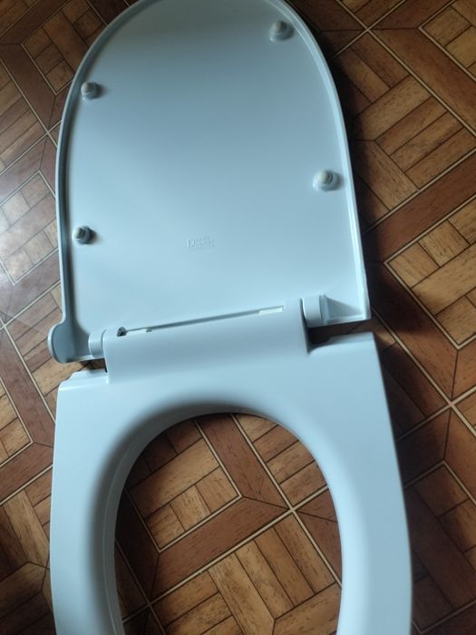 Продам крышку От унитаза