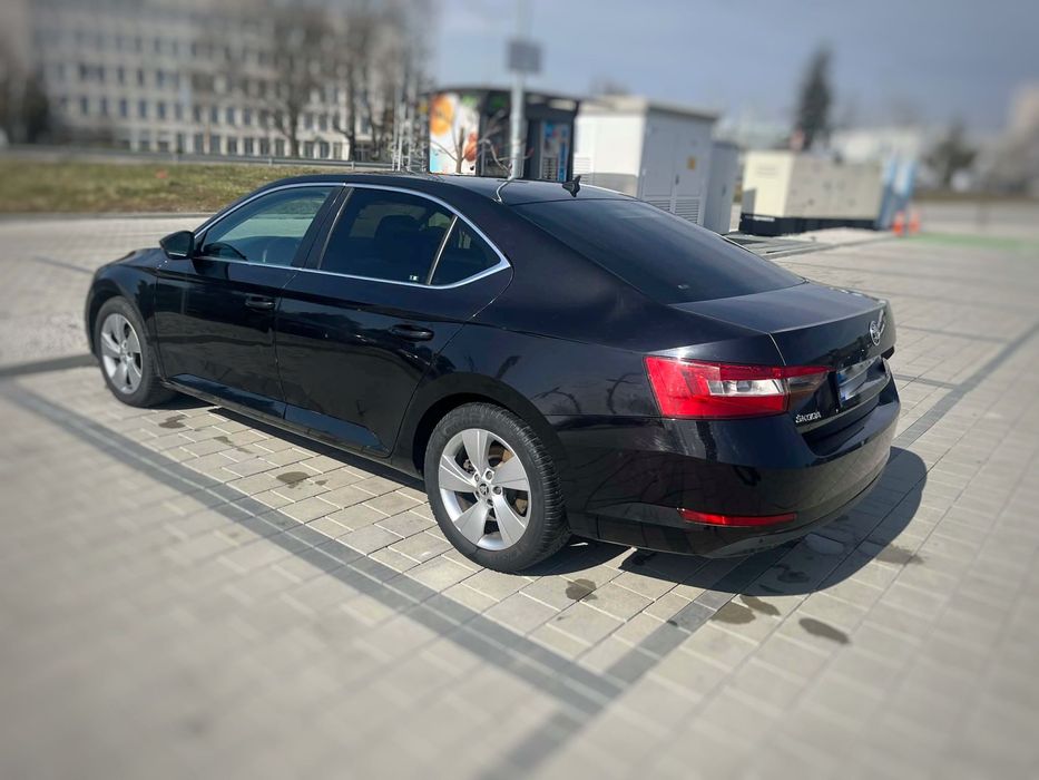 Продавам Skoda Superb