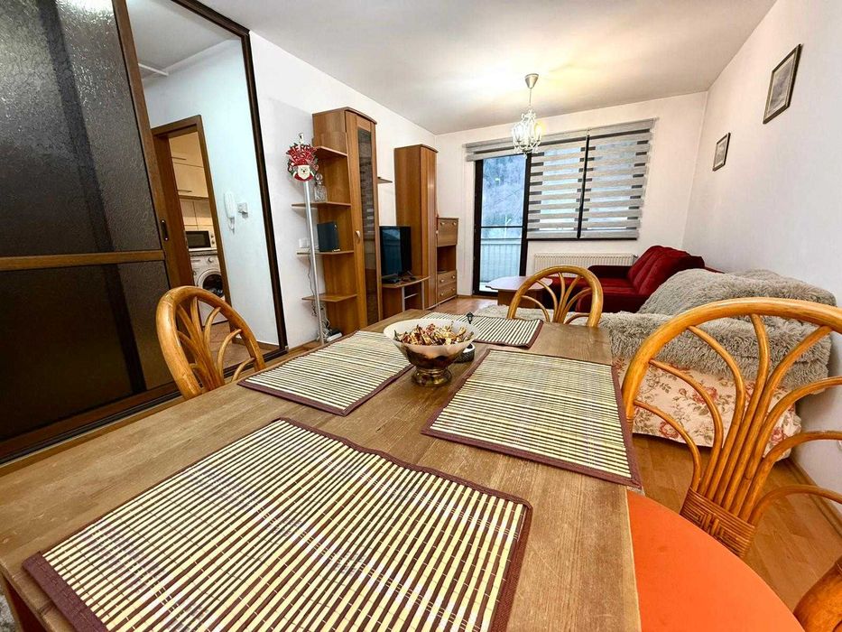 Apartament 2 camere bloc nou, vedere la munte, se acceptă carduri de vacanță