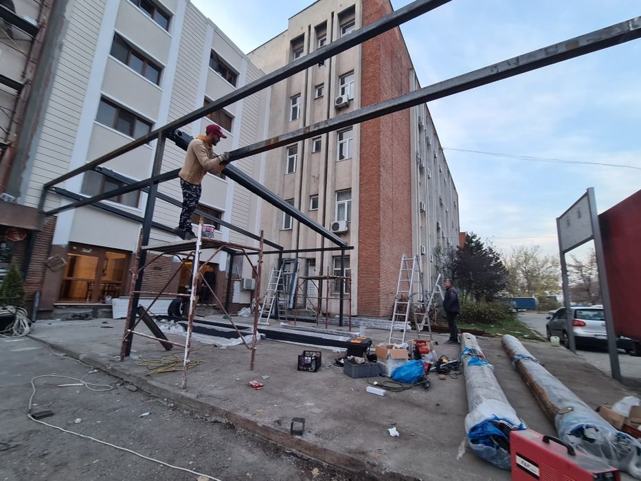 Producător pergole.  În rate apelați ne