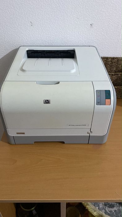 Цветной лазерный принтер HP Color LaserJet CP1215