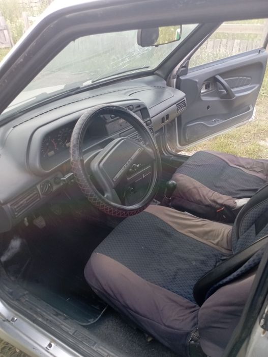 Машина ваз 2115(пятнашка)