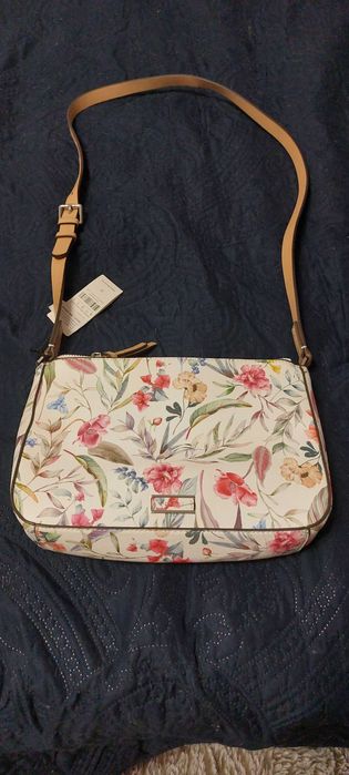 Дамска чанта за през рамо