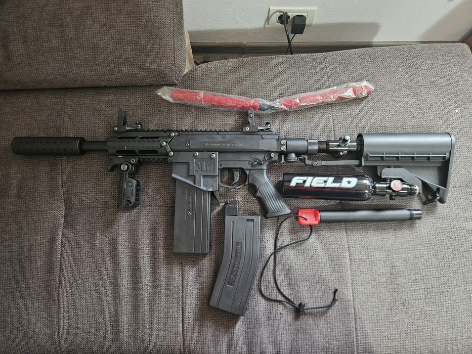 Paintball Marker Valken M17 cu masca si accesorii de paintball.
