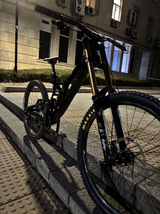 Santa Cruz V10 cc 2025 black