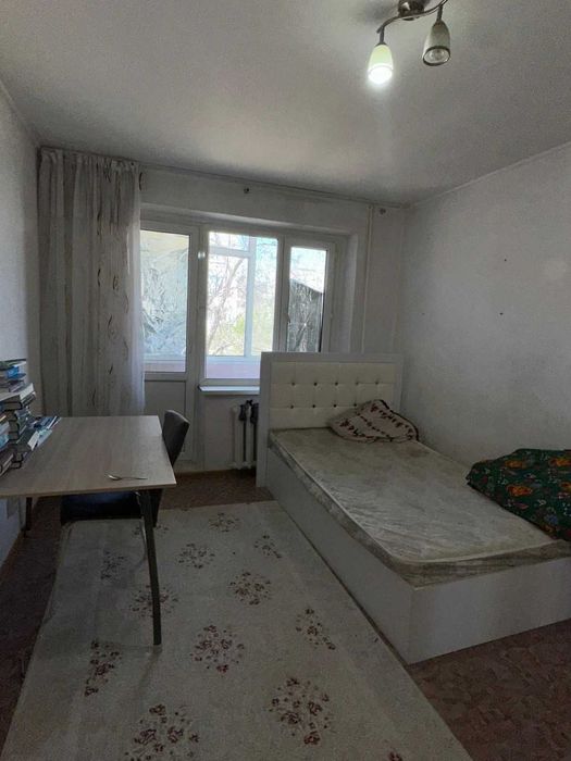 Продам 2 комнатную 8 микрорайон