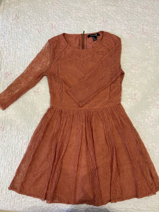 Платья вечерние