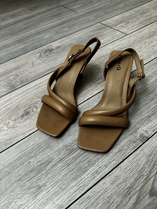 3000 каблуки за каждую пару