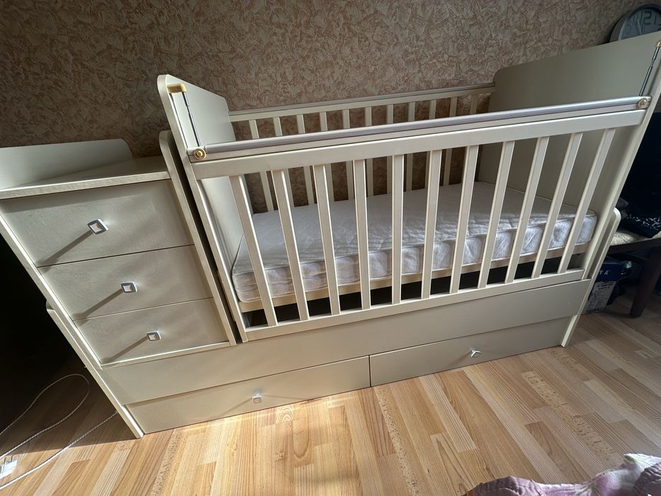 Продам детскую кроватку