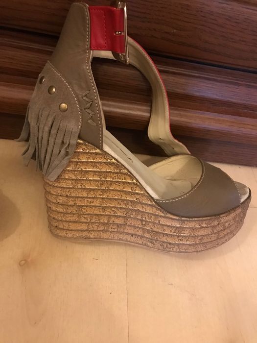 Сандали “Daris” на платформа