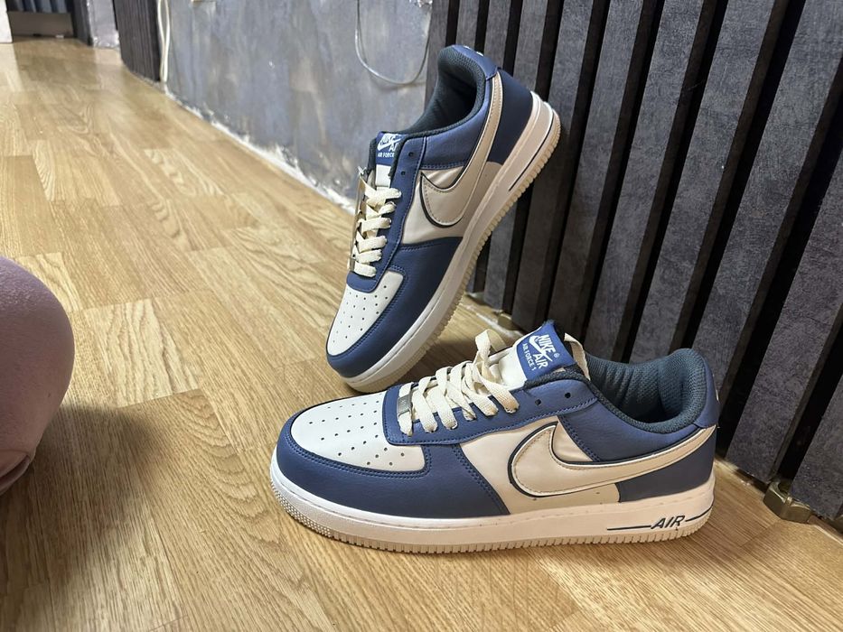 Oferta-Adidasii Nike cu eticheta