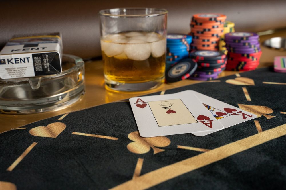 Masa de poker si jetoane persinalizate | Produc mese poker si jetoane