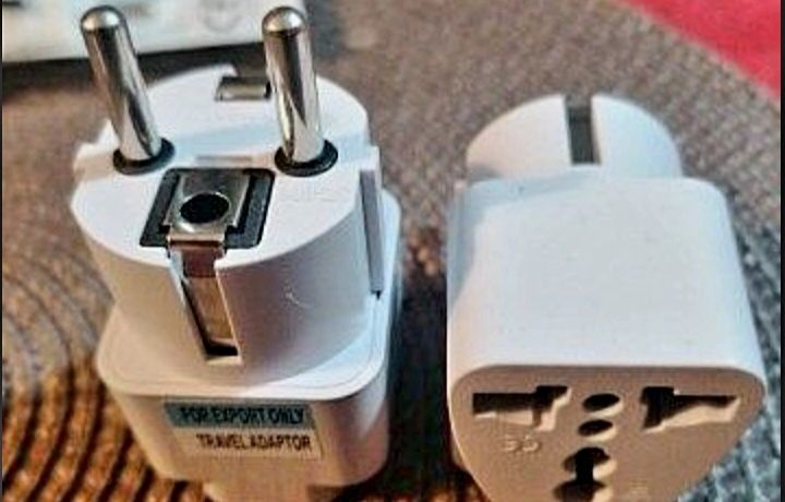 Преходник адаптер UK/EU/USA стандарт.