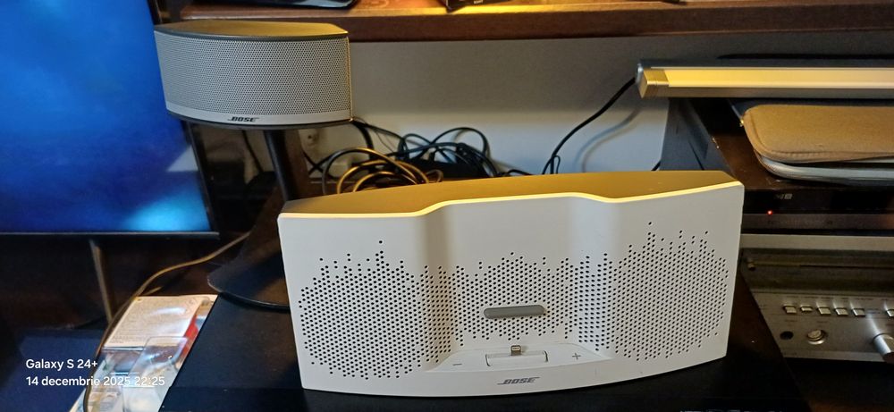 Boxa Bose SundDock XT si satelit Bose stereo