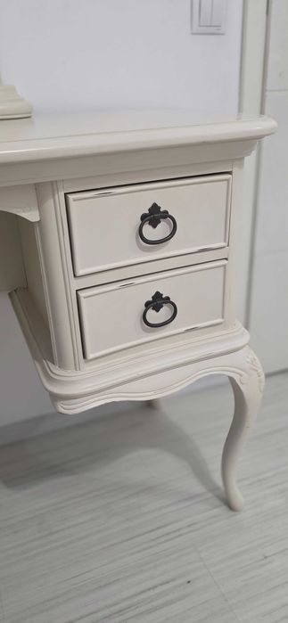 Set mobilier Willis & Gambier masă machiaj oglinda scaun