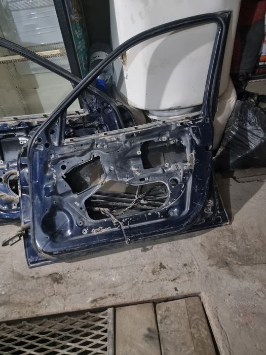 Продам двери Bmw e46