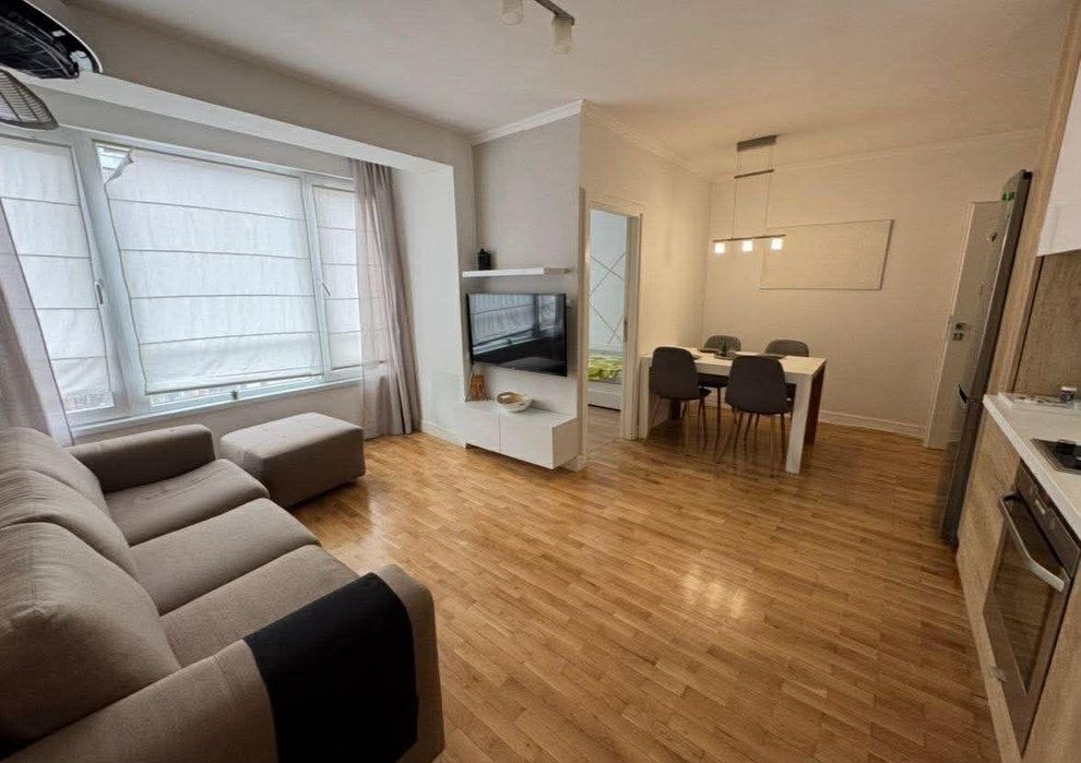 Тристаен апартамент, под наем, Окръжна болница