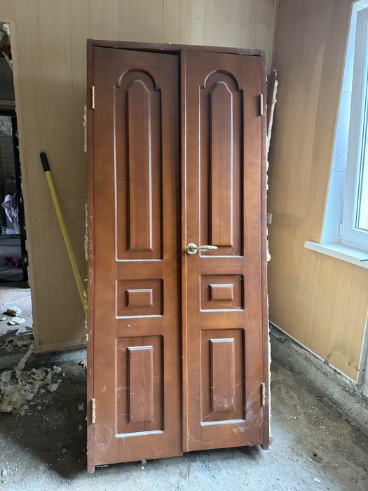 Двери межкомнатные б/у
