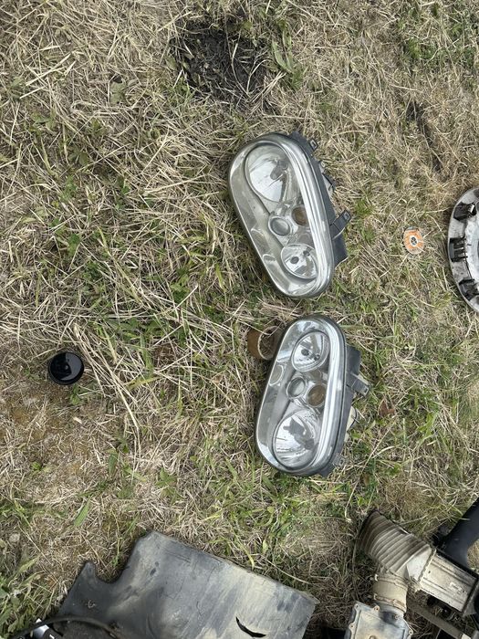 Far faruri golf 4 cu lupa