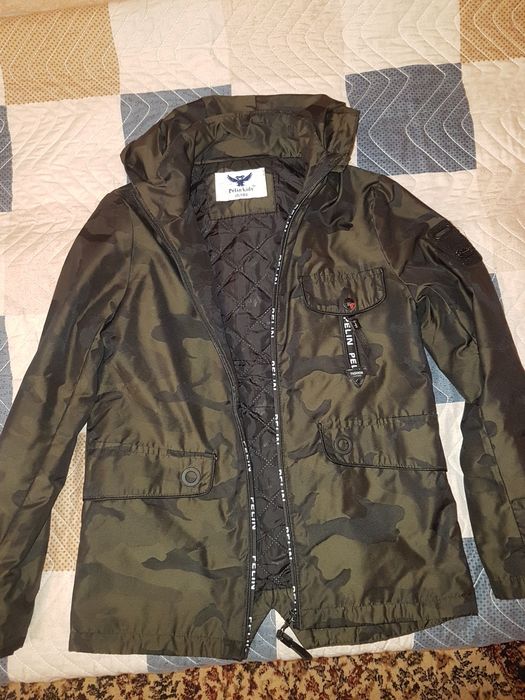 Весенняя  куртка на мальчика