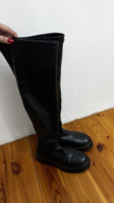 Продам демисезонные сапоги