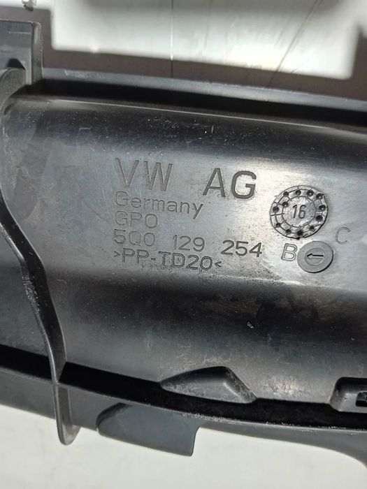 Difuzor Captare Aer Audi A3 8V Skoda Octavia 2 Seat vw An 2013+ Cod OEM 5Q0129254B