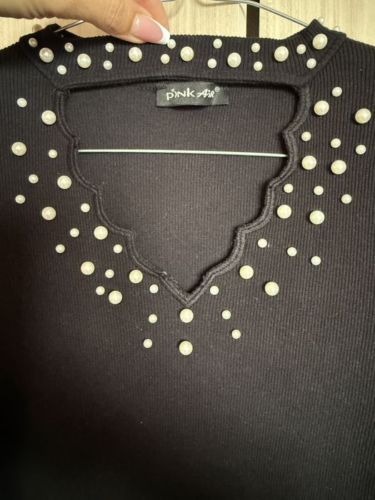 Елегантна рипсана рокля по тялото с перли – S