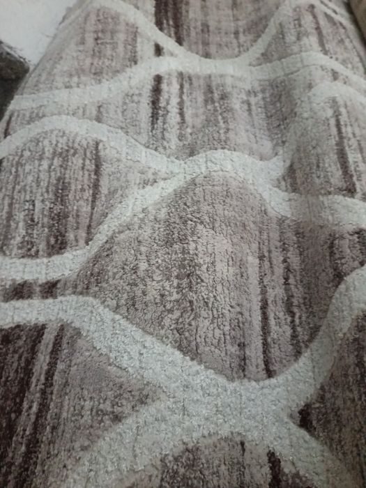 Vând covor folosit foarte puțin