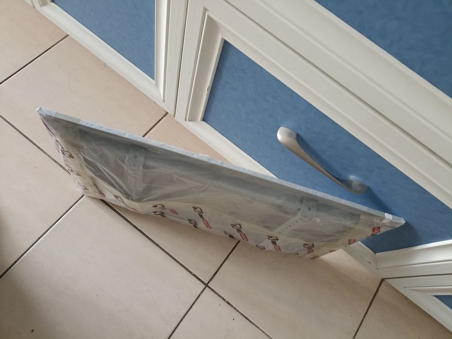 Металлический щит