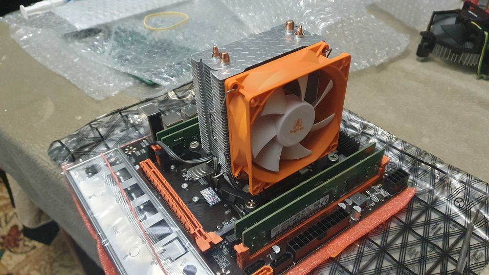 kit x99 + xeon 2670v3 12-core + cooler + ddr4 + ssd  Garantie