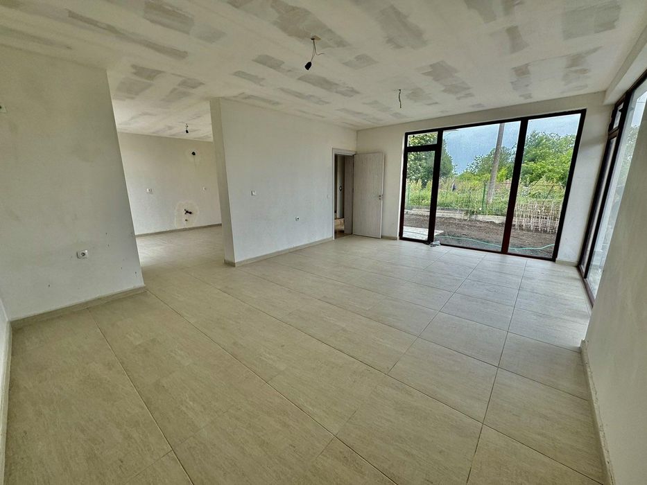 Продава се Къща в Бургас, Център - 132 кв.м за 1022 €/кв.м - Снимка #2