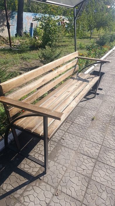 Уличные скамейки