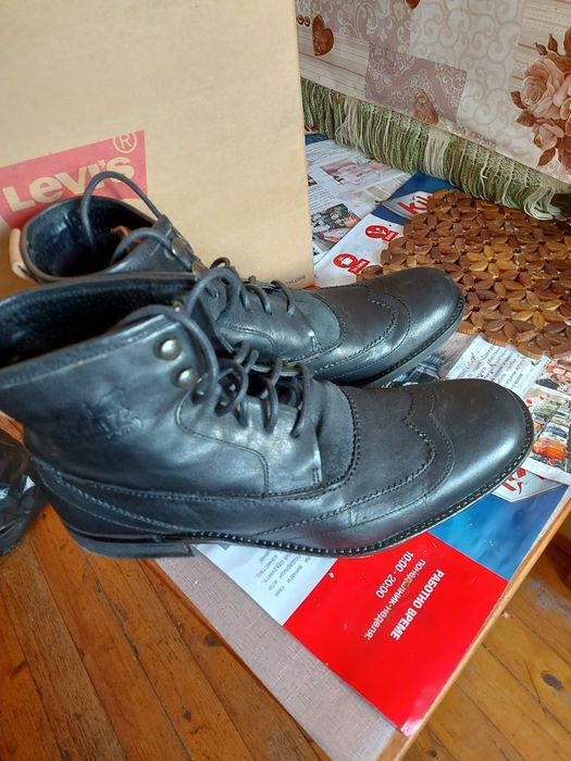 Оригинални обувки Levis