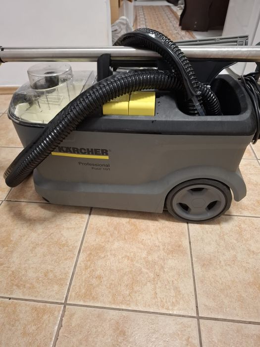 Vând aspirator karcher puzzi 10 1