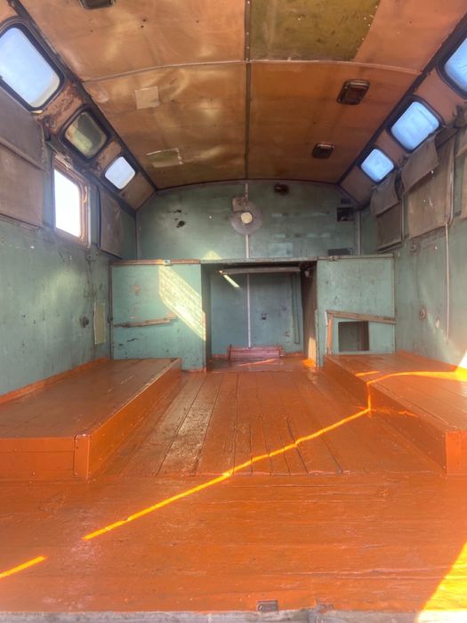 Продаётся военные усиленные вагоны КУНГ