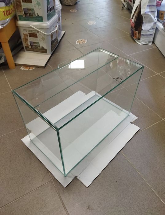 Аквариум с капак 5л 6л,7л,9л,10,12,15,16,20,21,25,28,33,36,40,50L