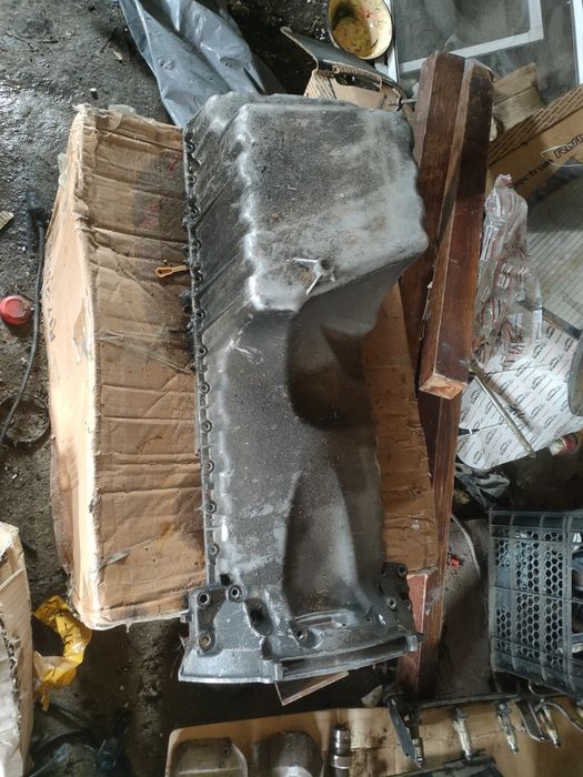 Мерседес М 104 в разборе